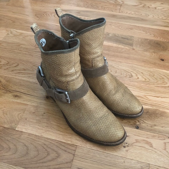 Donald J. Pliner Shoes - Donald J Pliner Taupe Wade Snakeskin Ankle Booties